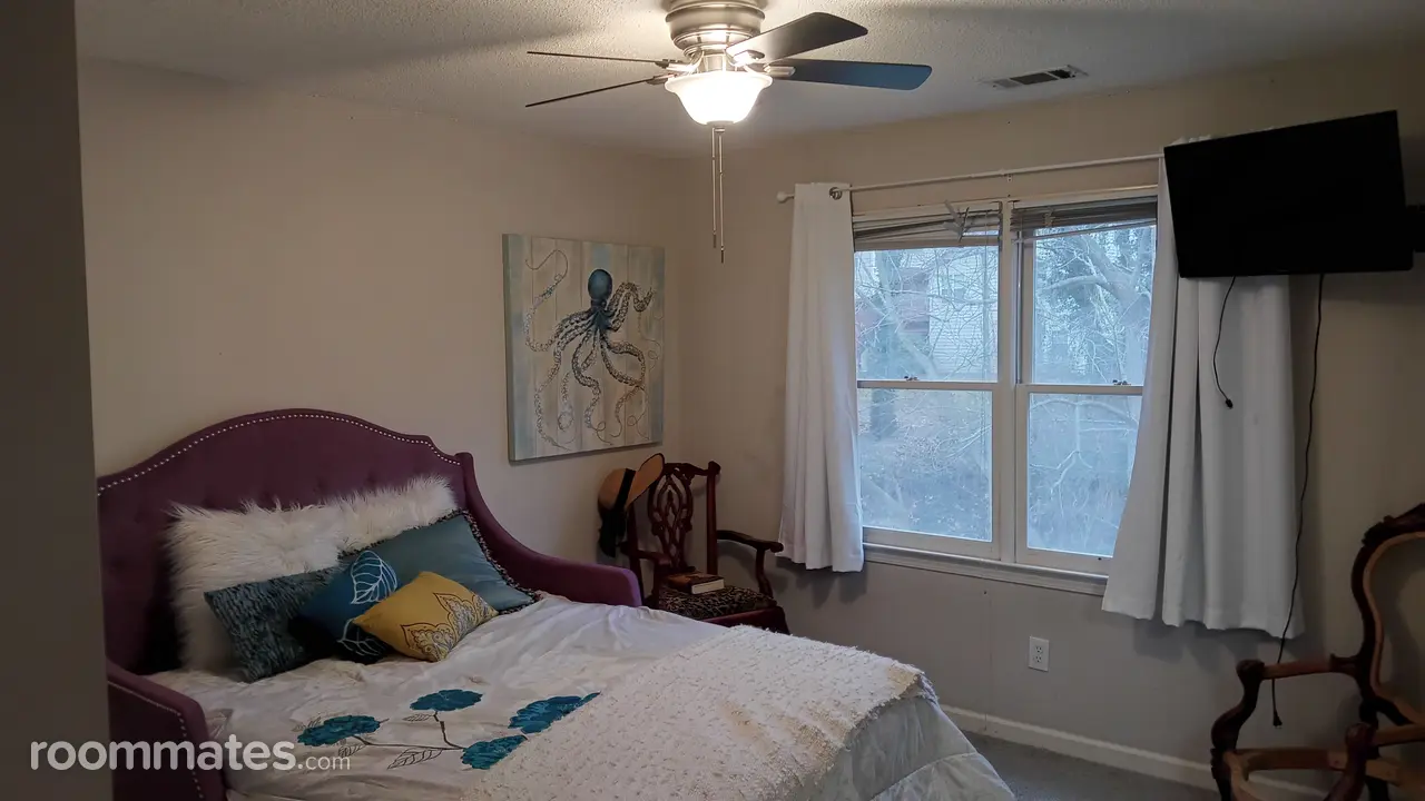 Profile photo 3 of 6