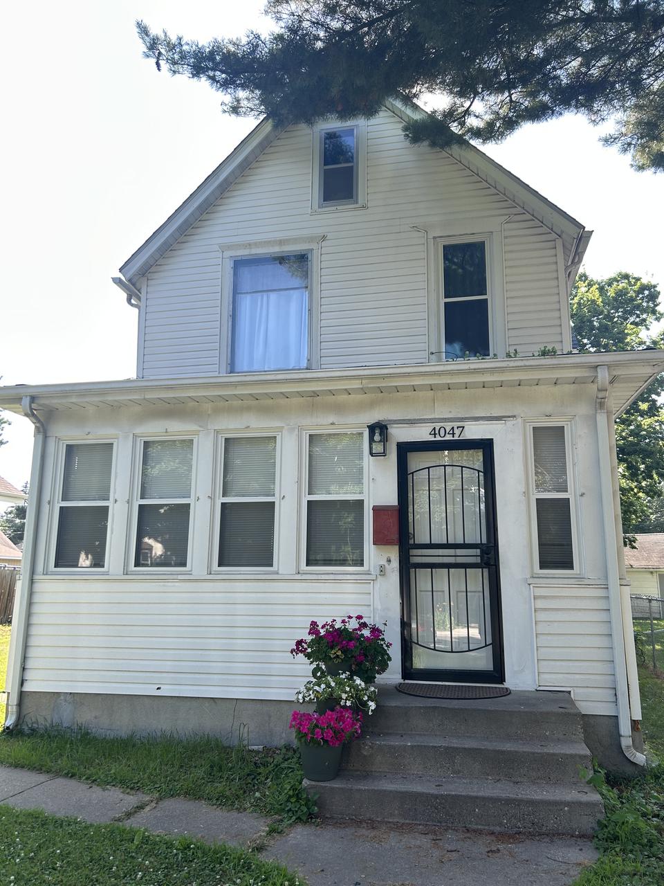 Profile photo 4 of 18