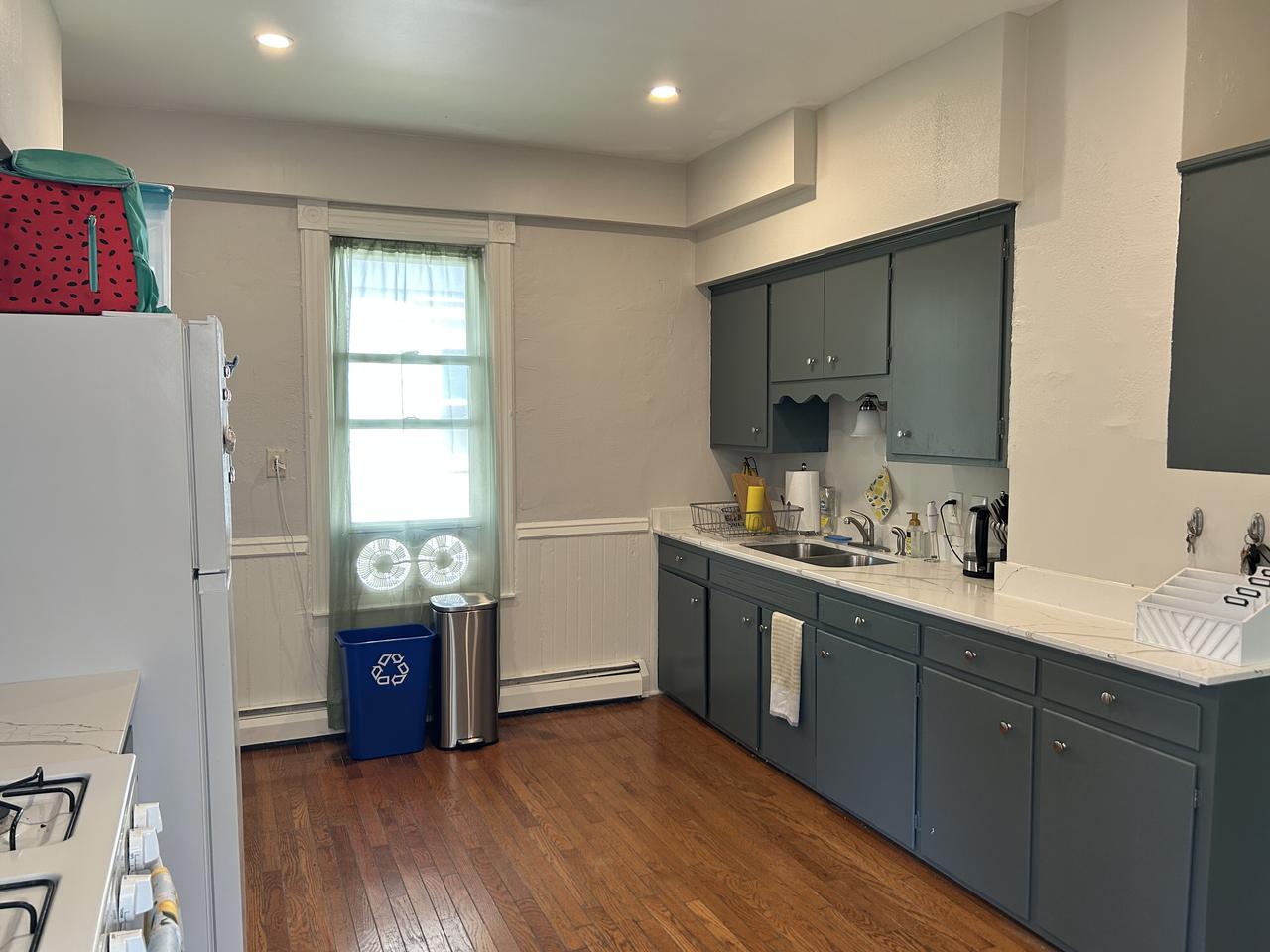 Profile photo 9 of 18