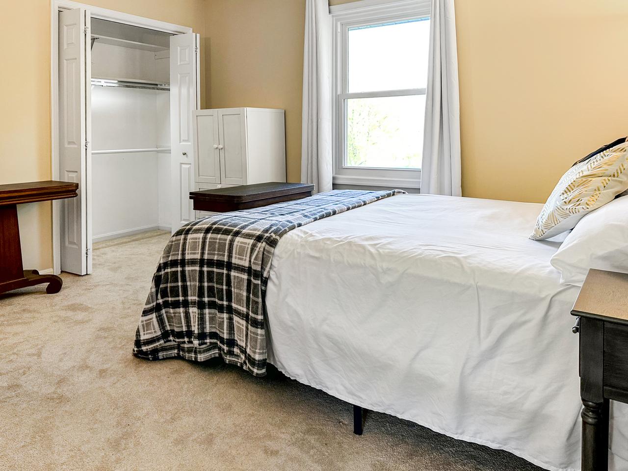 Profile photo 8 of 19