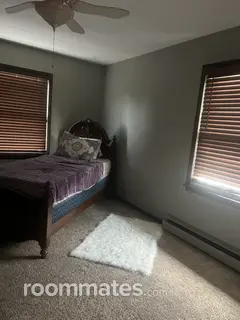 Room for rent in Saint John, IN $850, house