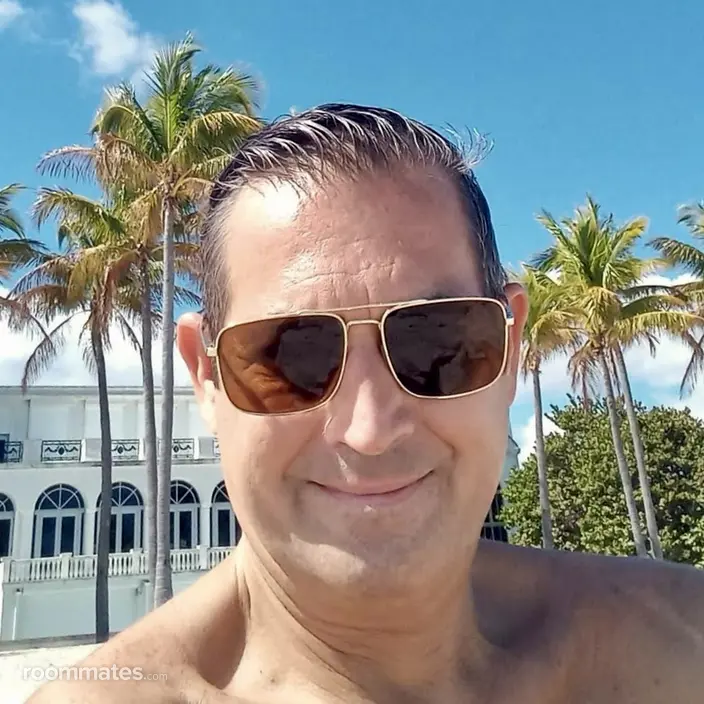 Roommate looking Miami, FL, $900