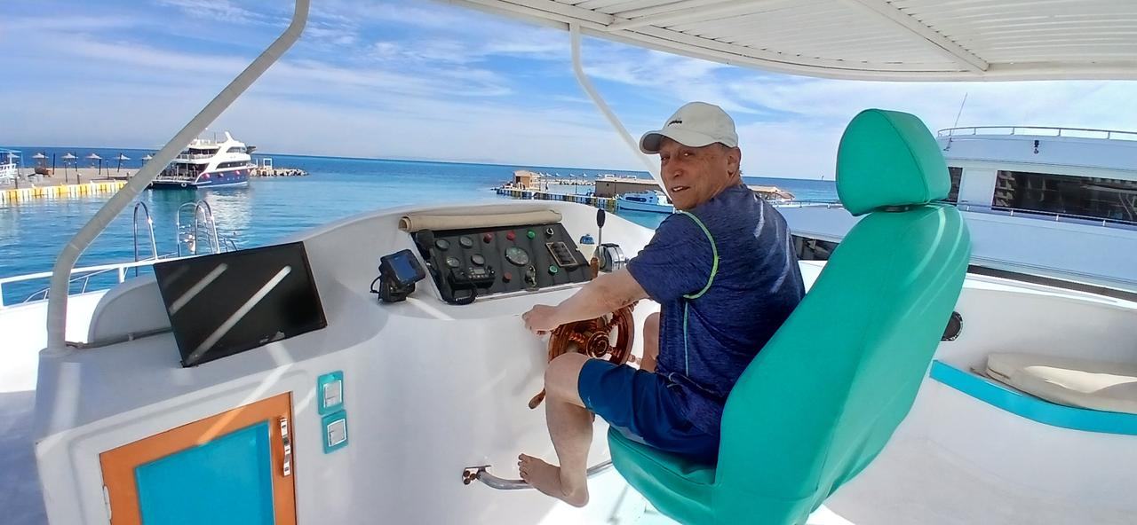 Profile photo 14 of 15