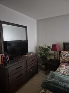 Room for rent in Fredericksburg, VA $1000, house
