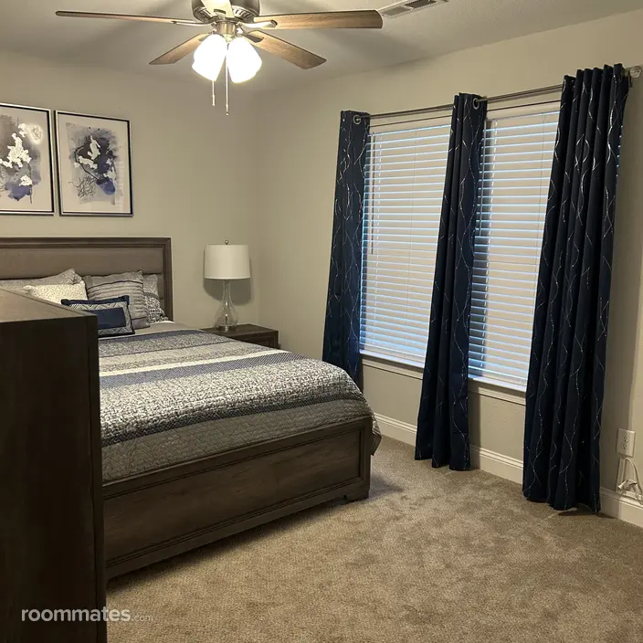 Room for rent in Norfolk, VA $950, house