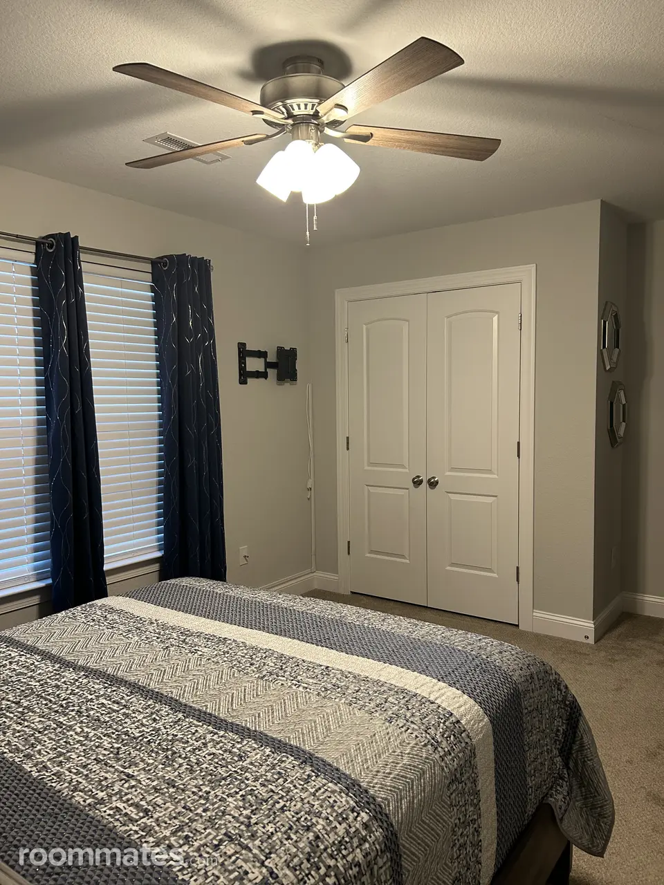 Profile photo 9 of 9