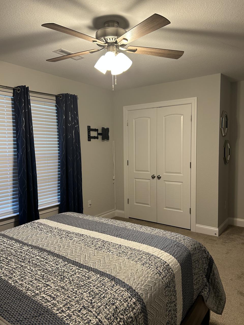 Profile photo 1 of 9