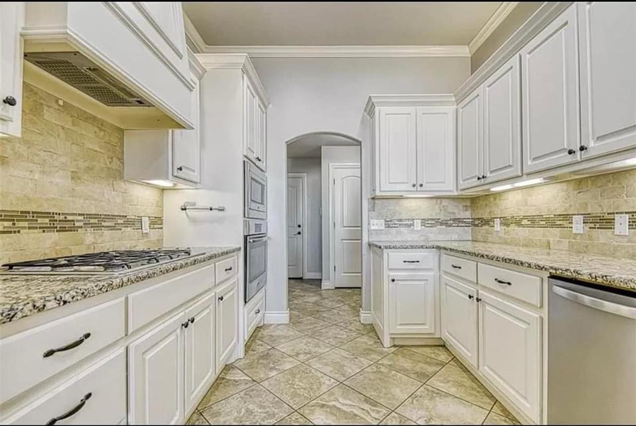 Profile photo 3 of 9