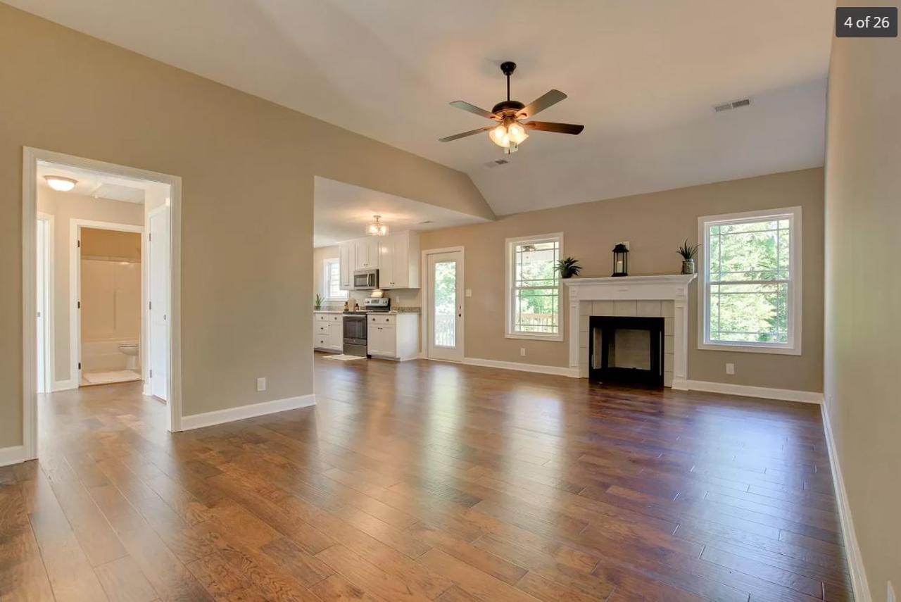 Profile photo 7 of 10