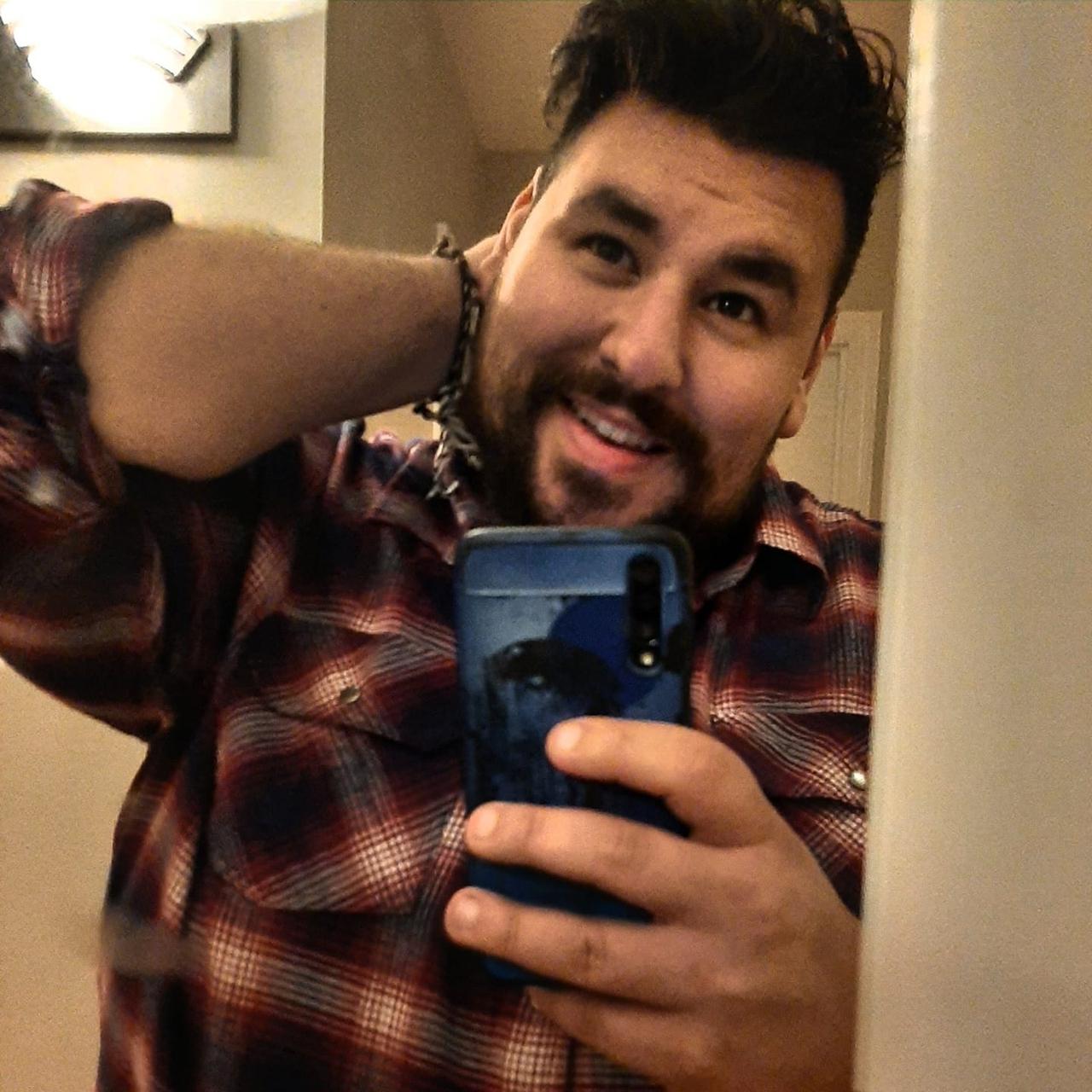 Profile photo 8 of 8