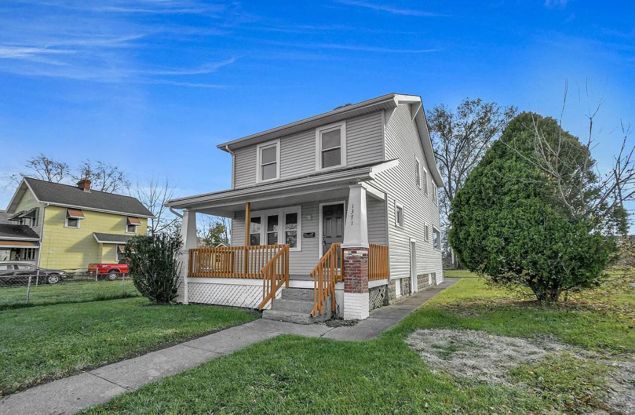 Profile photo 2 of 3