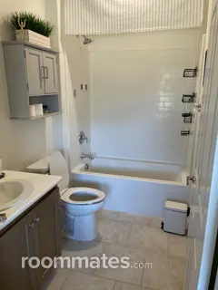 Room for rent in Cathedral City, CA $1250, house