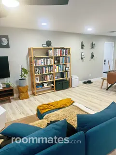 Room for rent in Phoenix, AZ $800, house