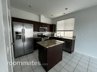 Room for rent in San Marcos, CA $1300, townhouse