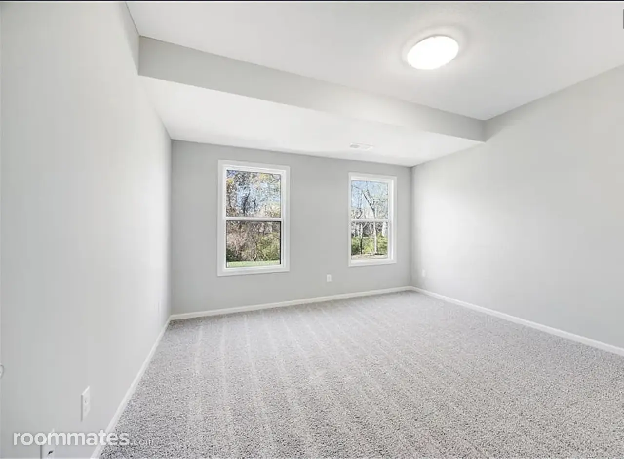 Profile photo 3 of 6