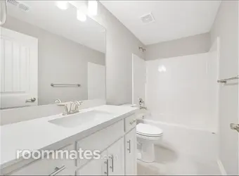 Room for rent in Kansas City, MO $1000, house