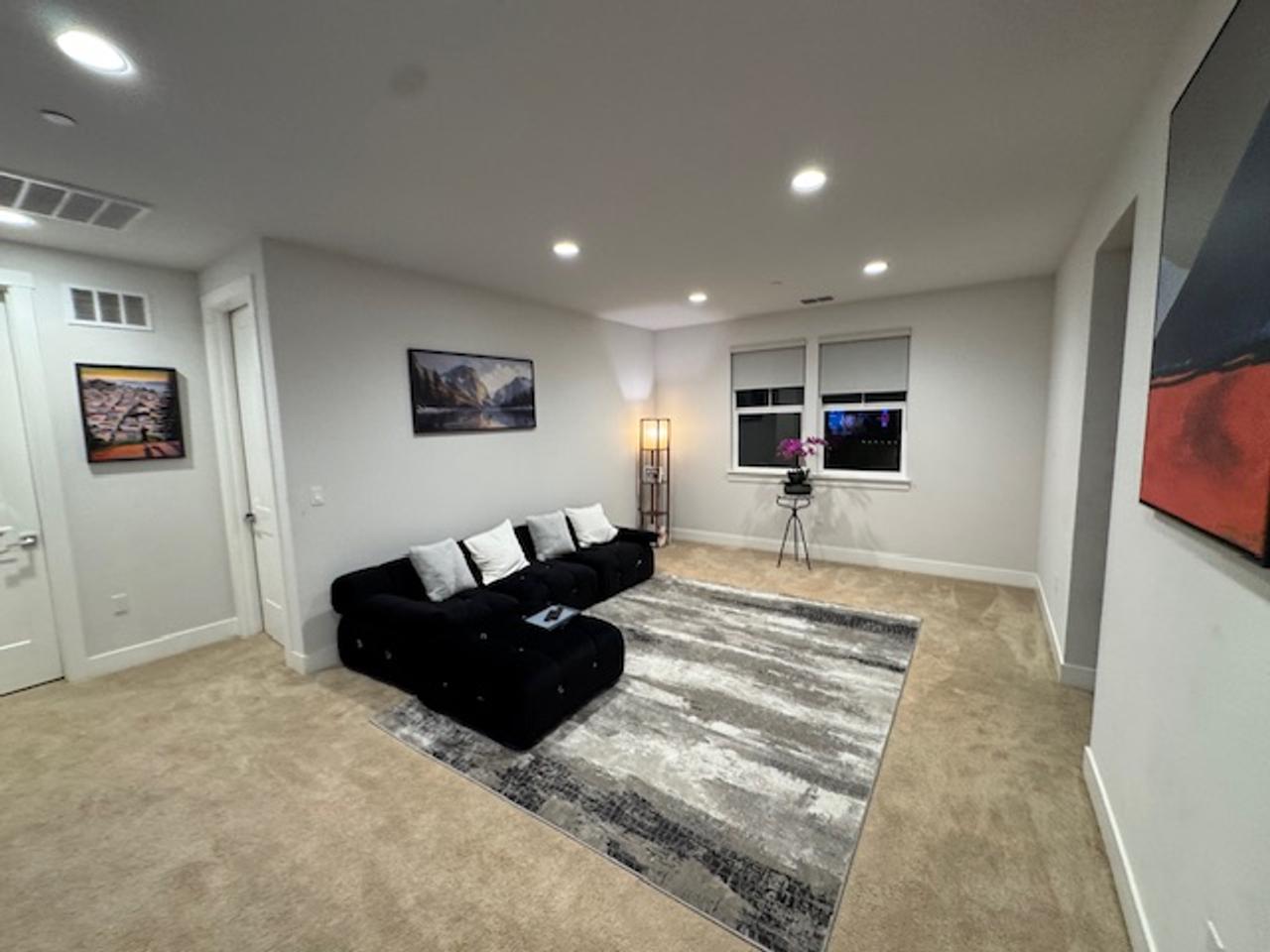 Profile photo 6 of 9