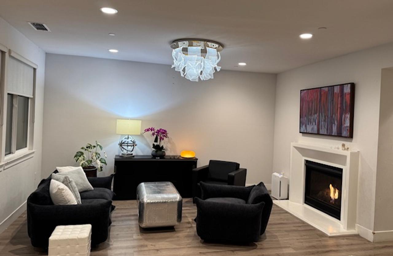 Profile photo 1 of 9