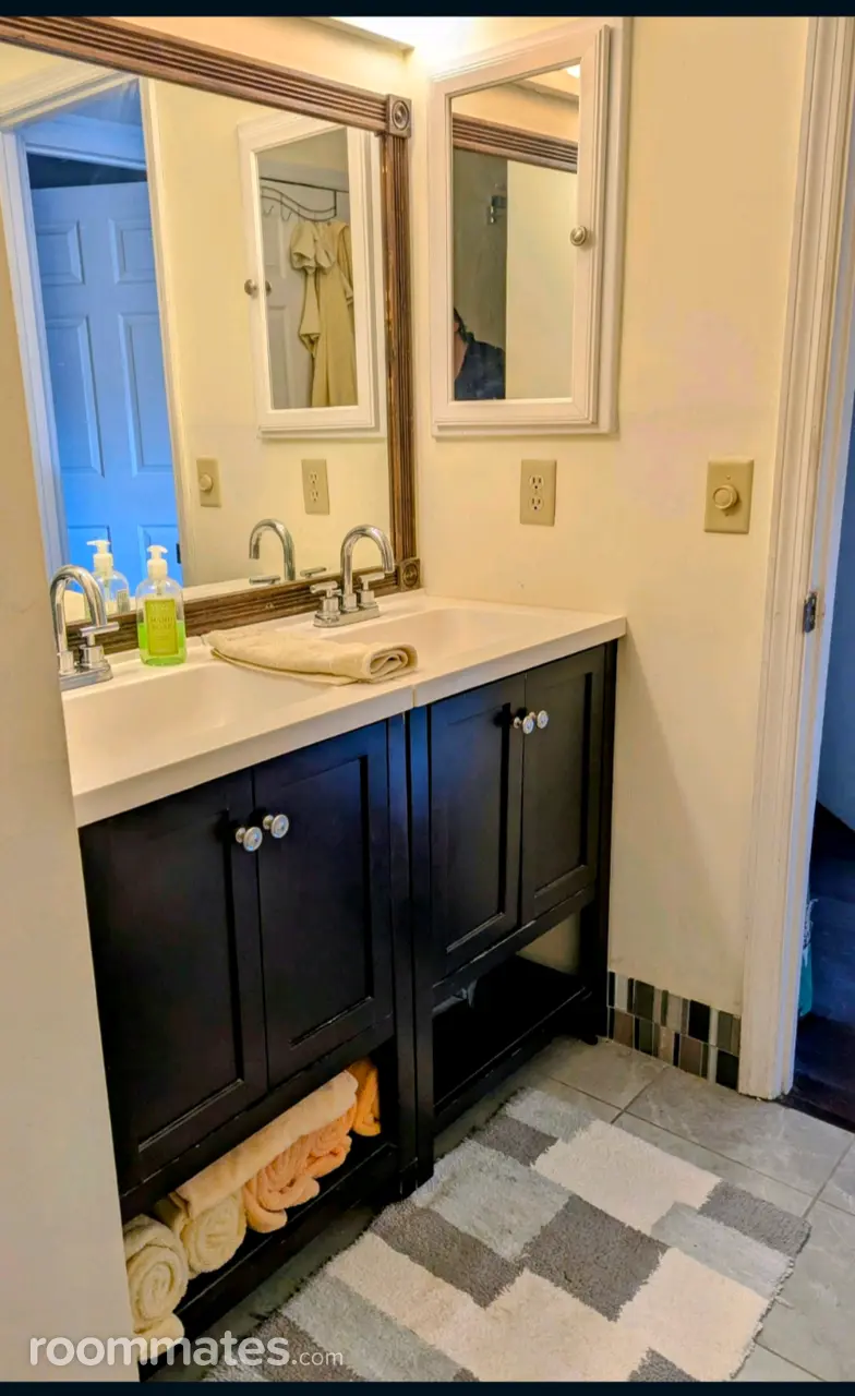 Profile photo 6 of 8