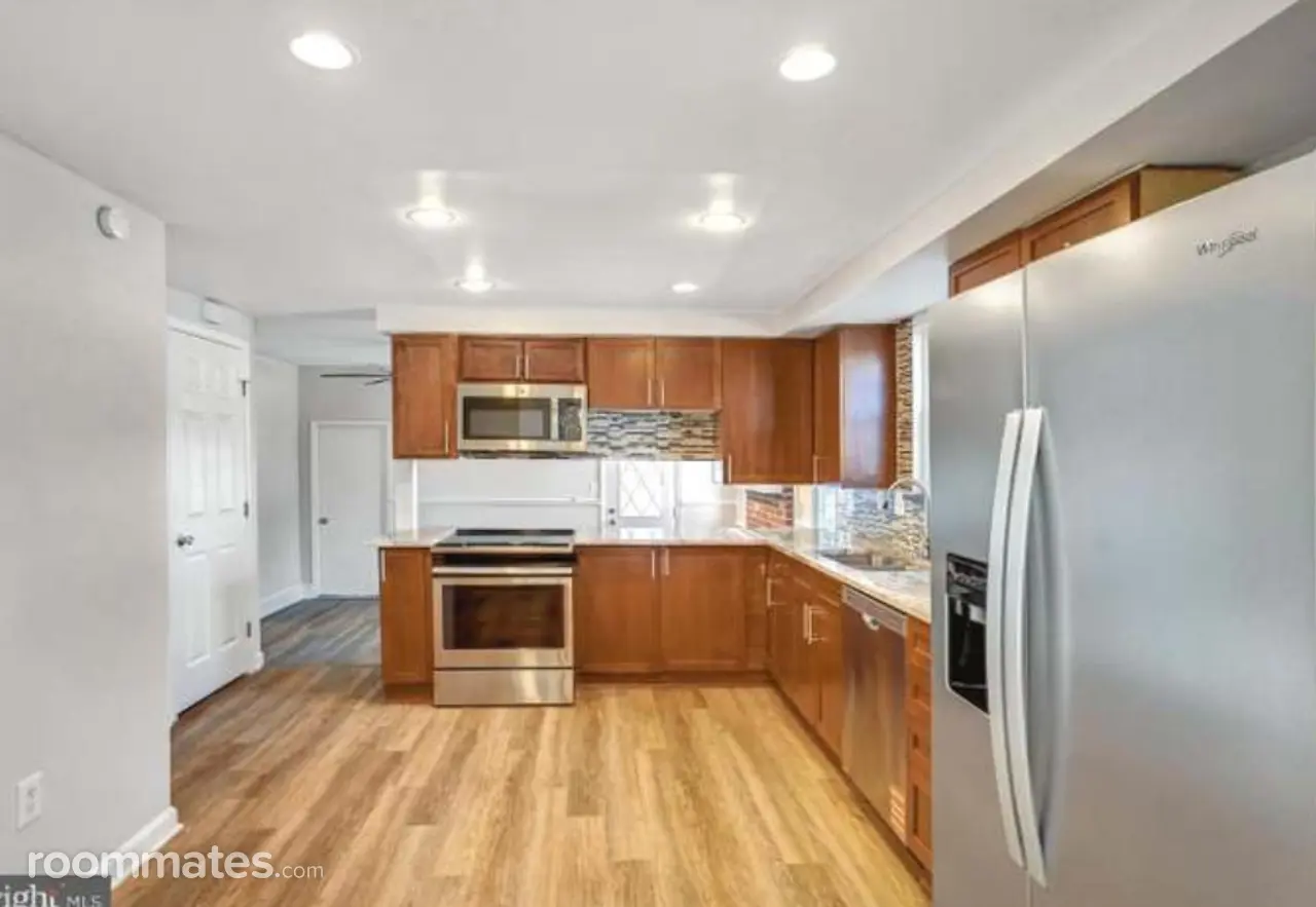 Profile photo 6 of 10