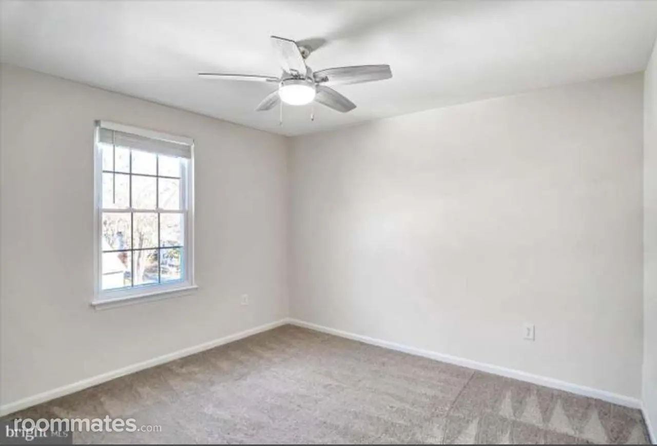 Profile photo 3 of 10