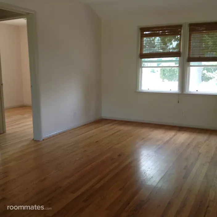 Room for rent in Tarzana, CA $1500, house