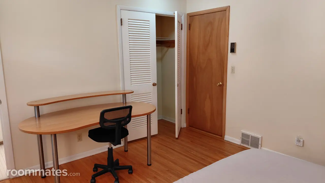 Profile photo 3 of 16