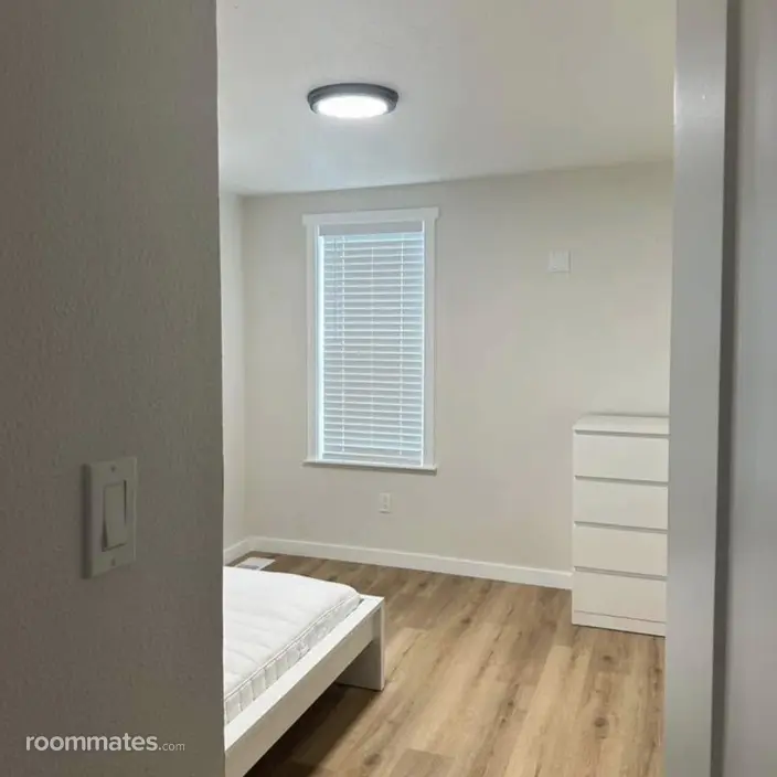 Room for rent in Tacoma, WA $750, house