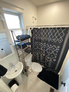 Room for rent in Vallejo, California $1000, house