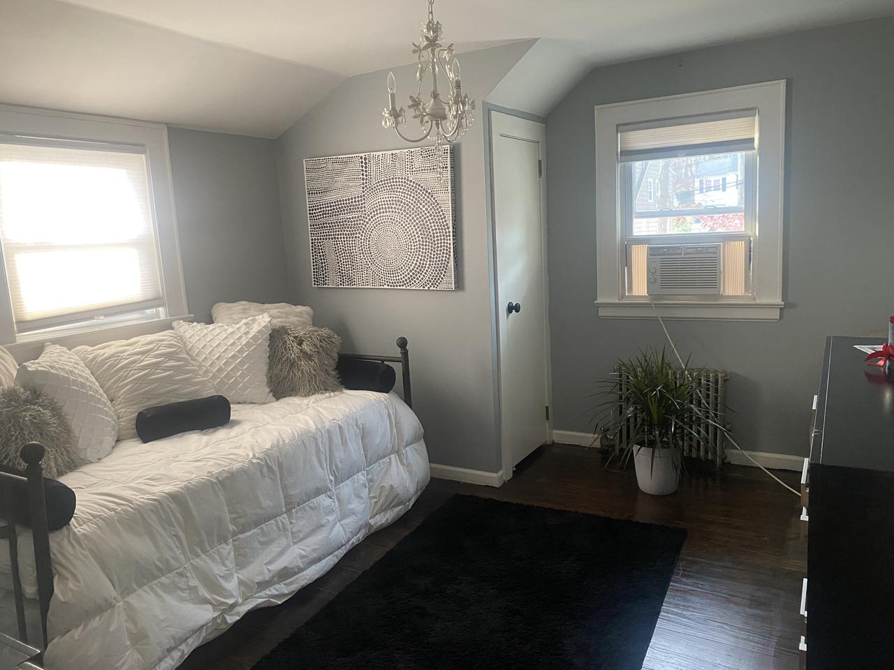 Profile photo 3 of 6