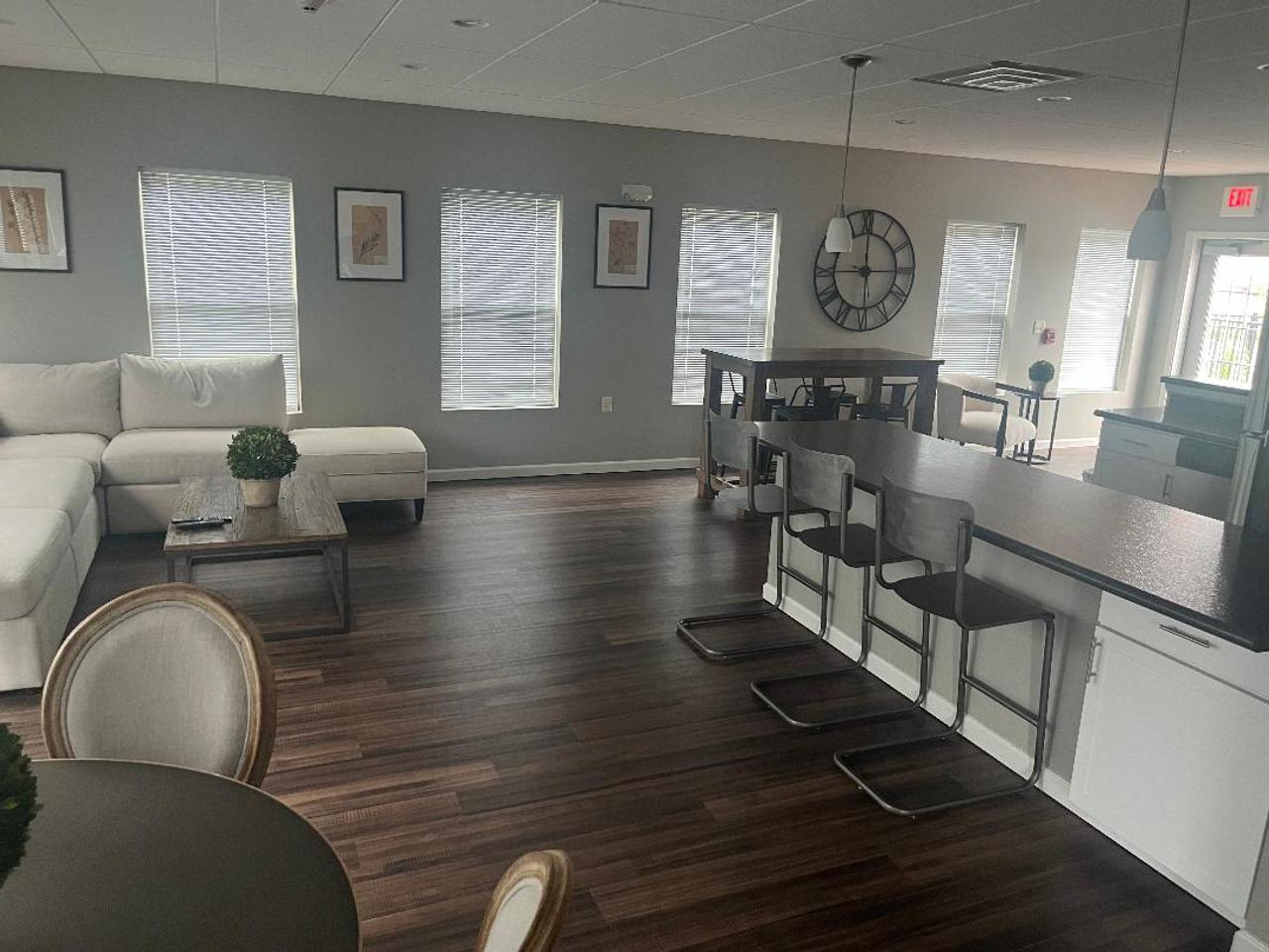 Profile photo 5 of 19