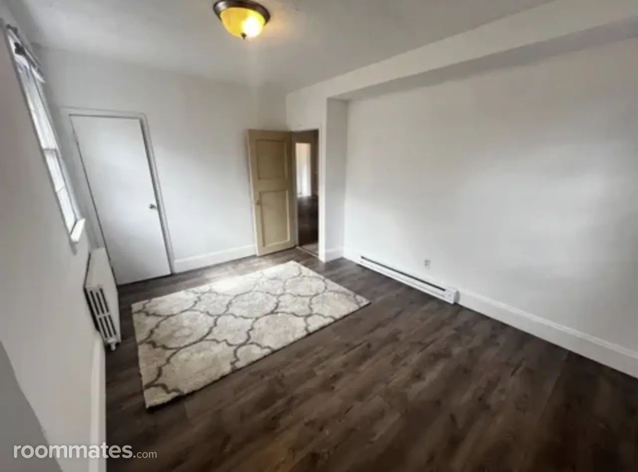 Profile photo 10 of 11