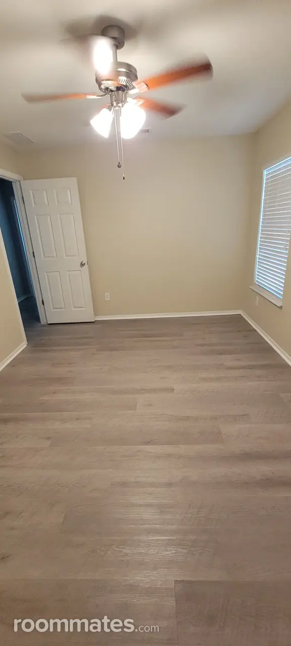 Profile photo 8 of 9