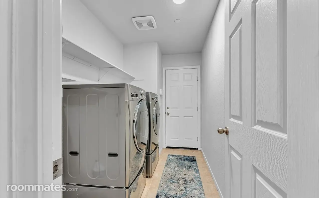 Profile photo 1 of 9