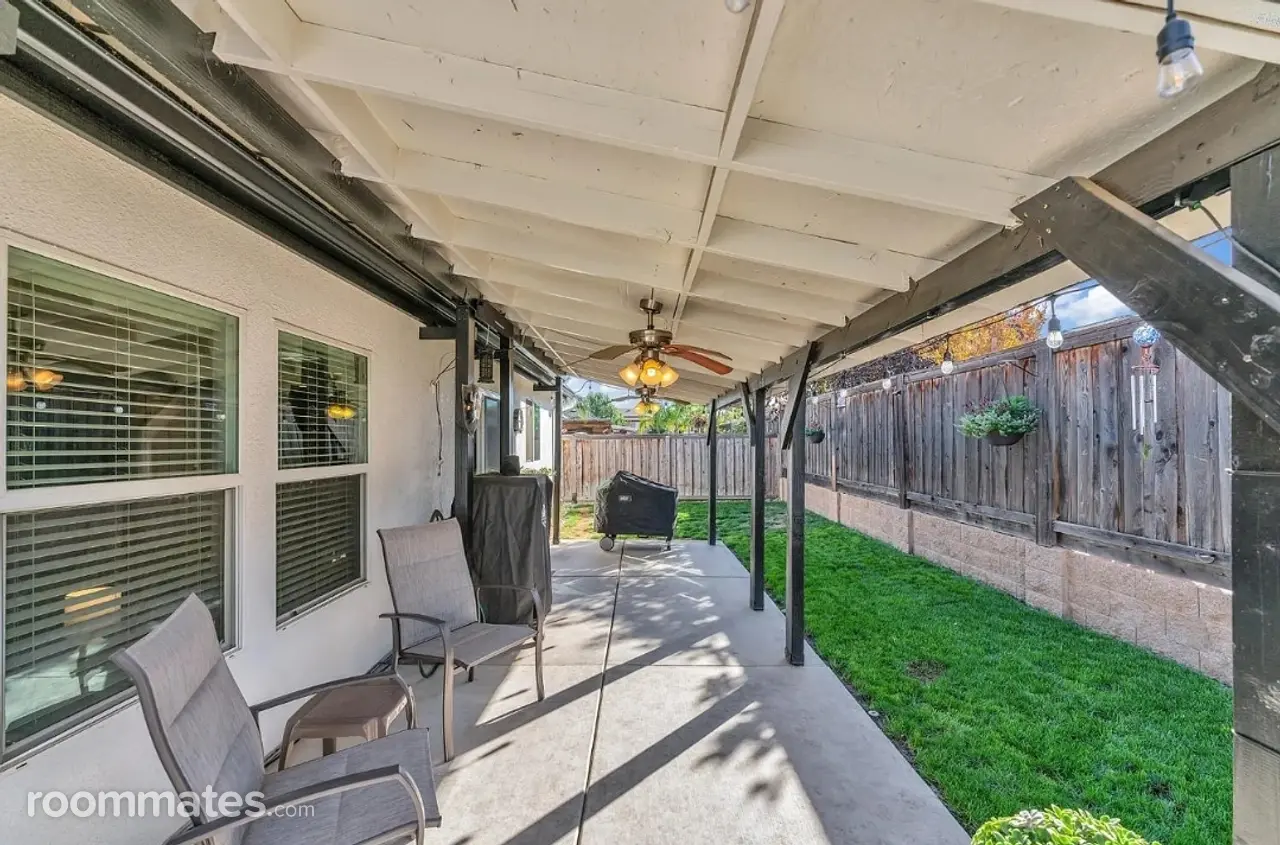 Profile photo 6 of 9