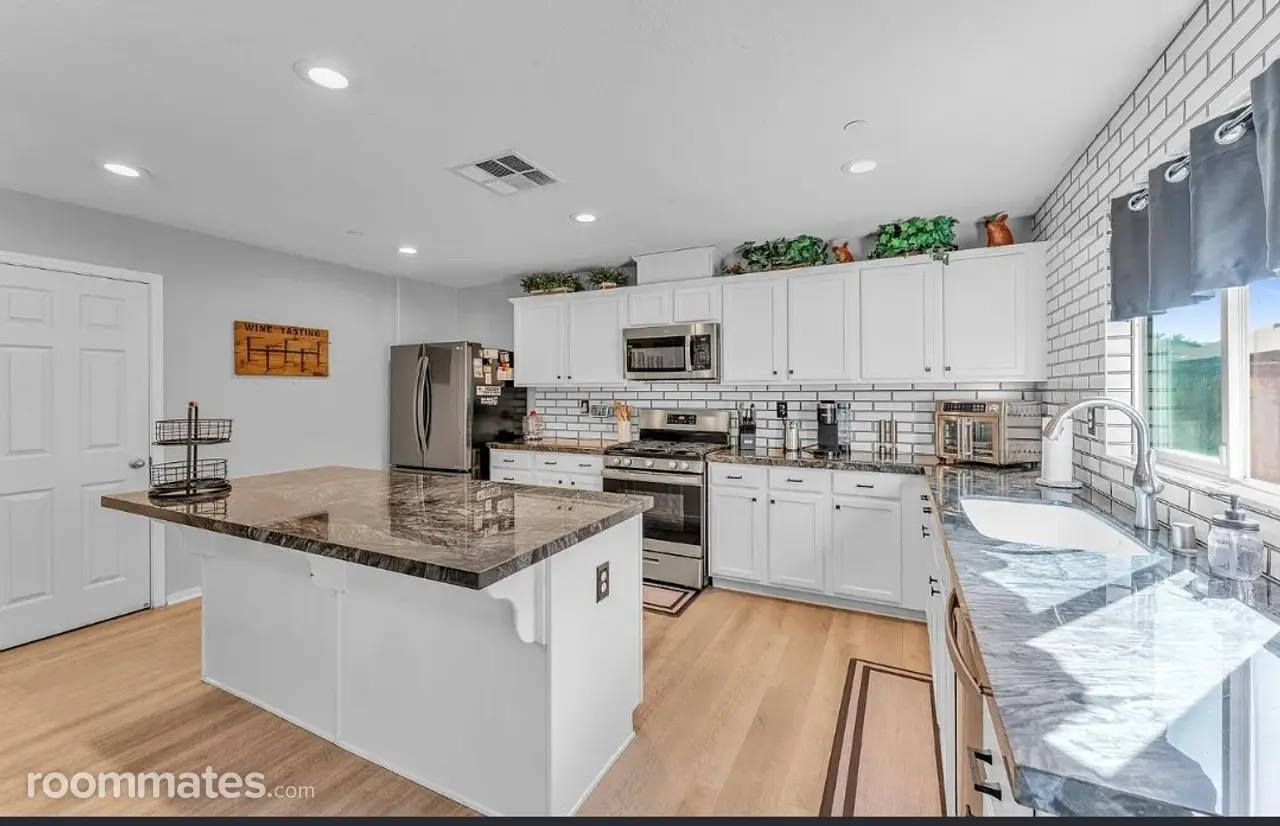 Profile photo 3 of 9