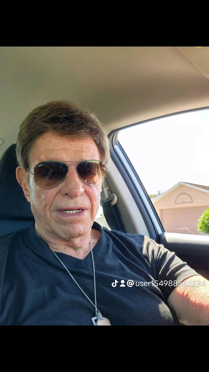 Profile photo 9 of 10