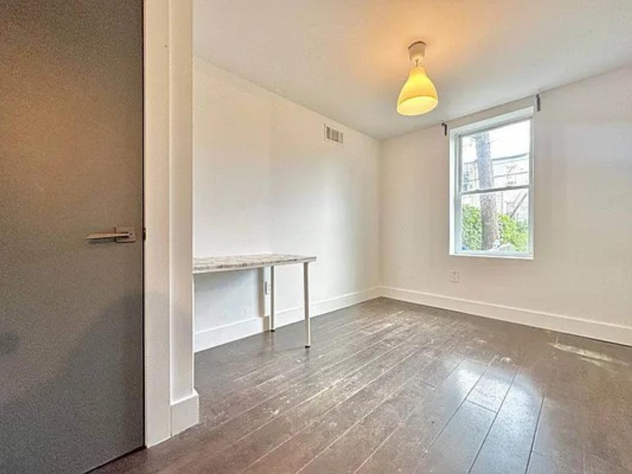 Profile photo 7 of 8