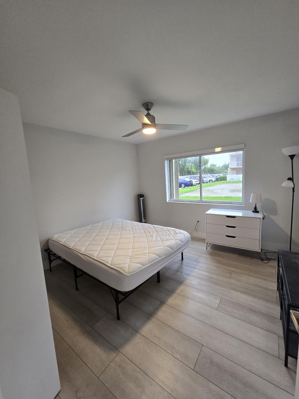 Profile photo 10 of 11