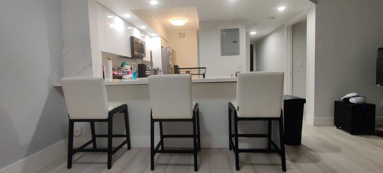 Profile photo 7 of 11