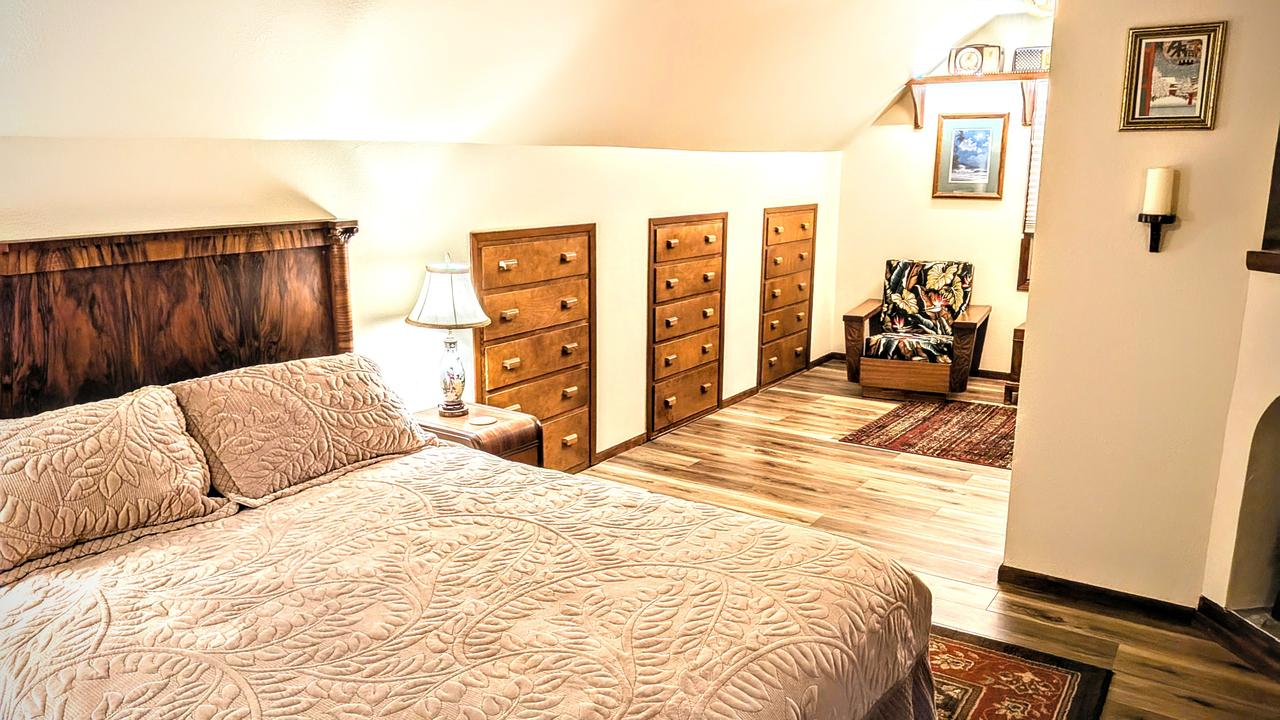 Profile photo 7 of 14