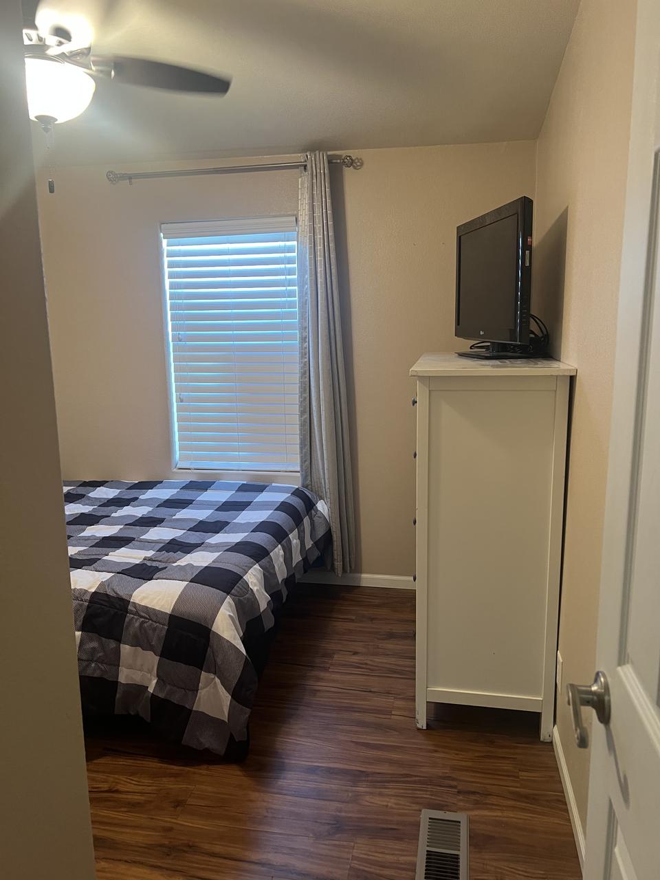 Profile photo 2 of 4