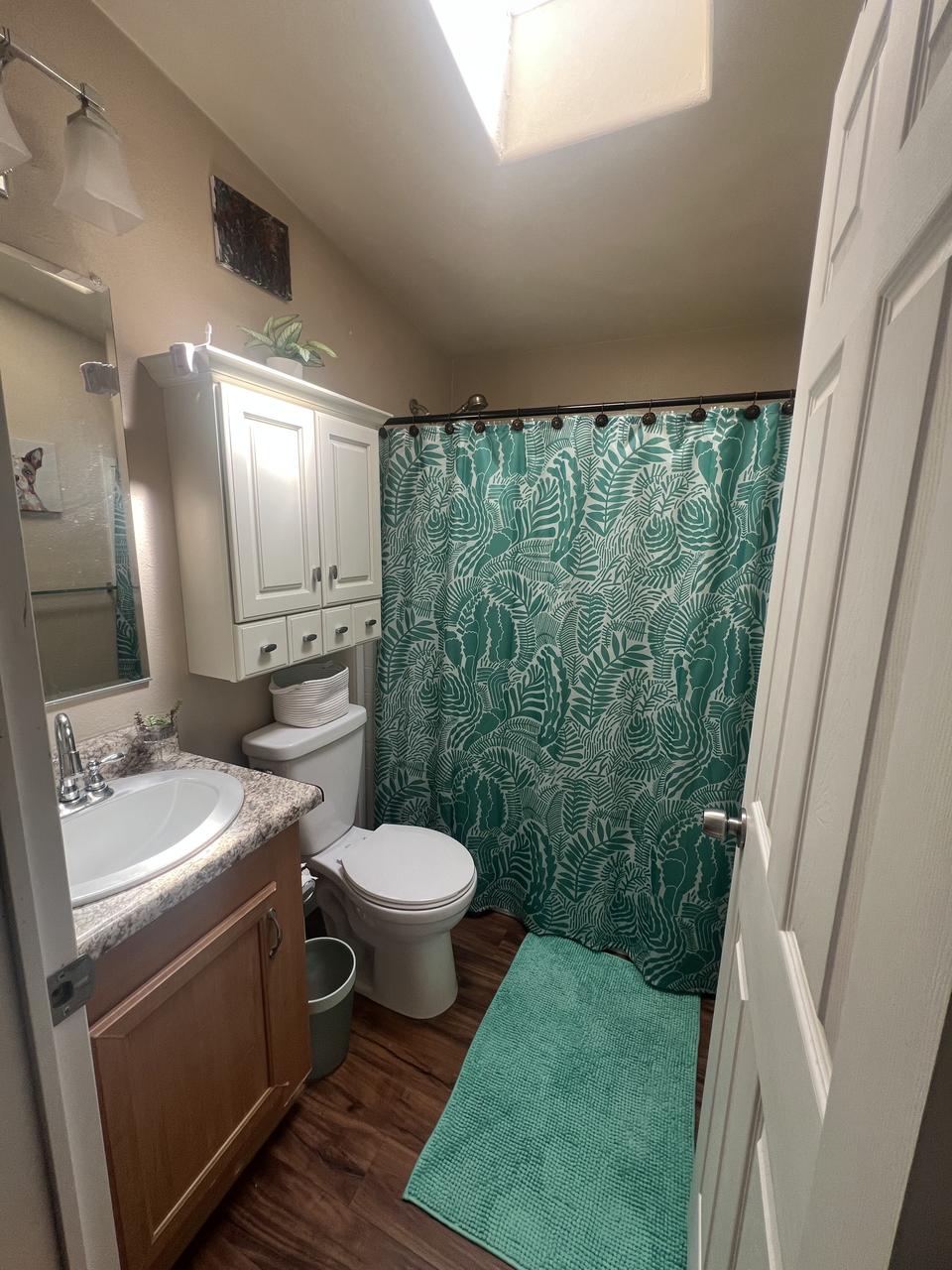 Profile photo 3 of 4