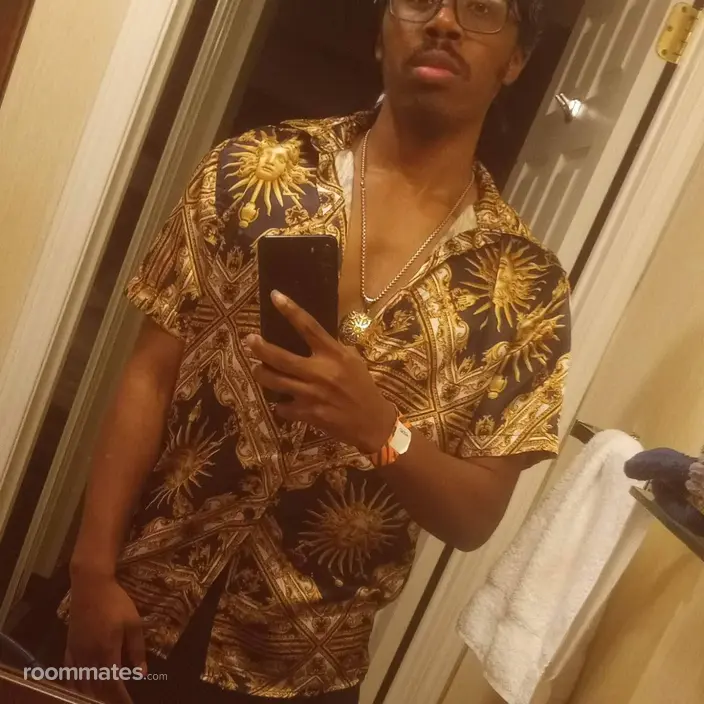 Roommate looking Long Beach, CA, $1500