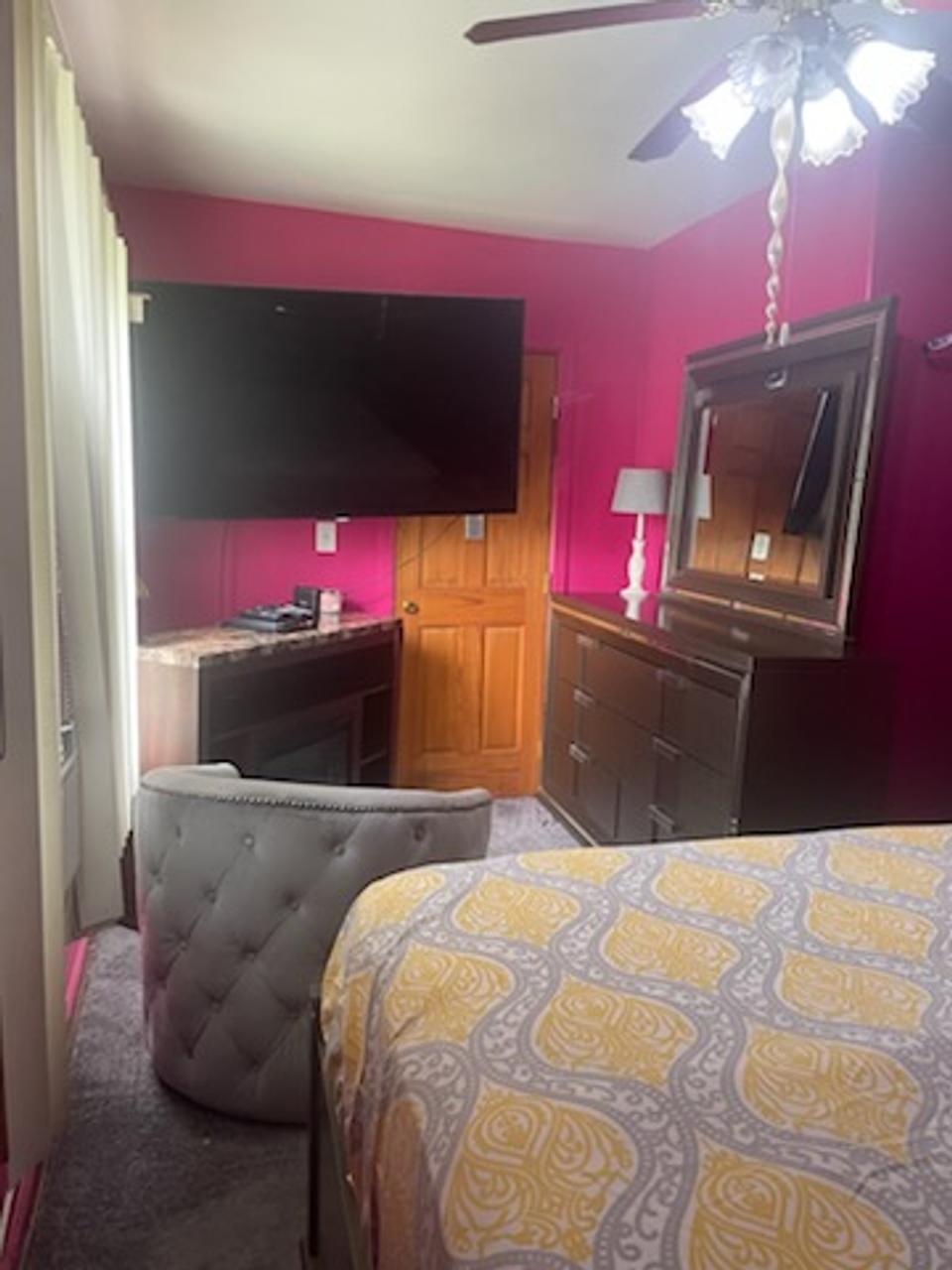 Profile photo 6 of 9