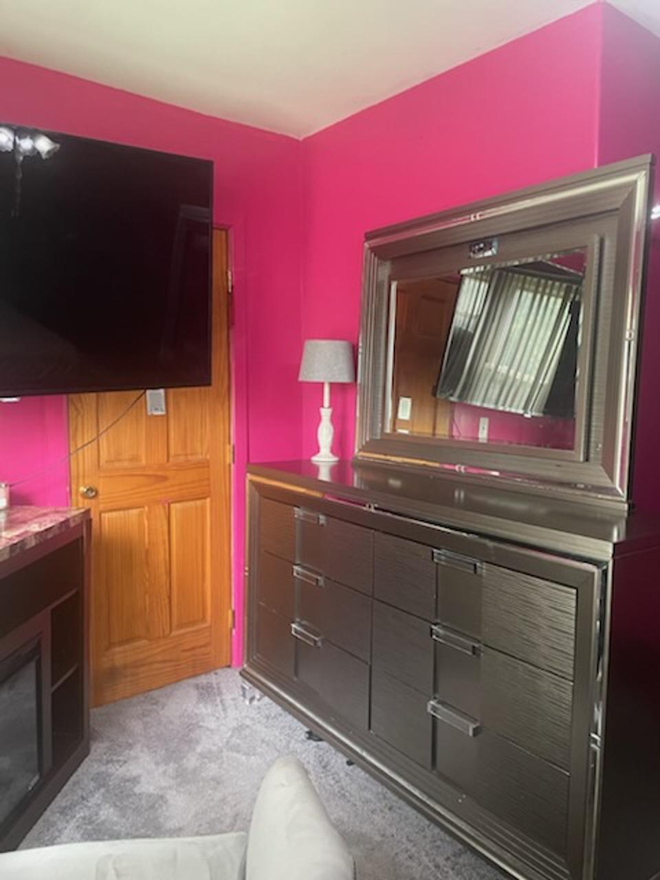 Profile photo 7 of 9