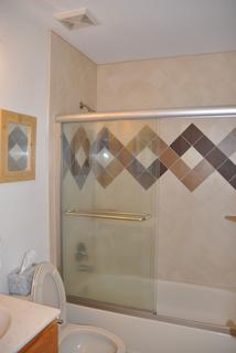 Room for rent in Sterling, VA $1075, house