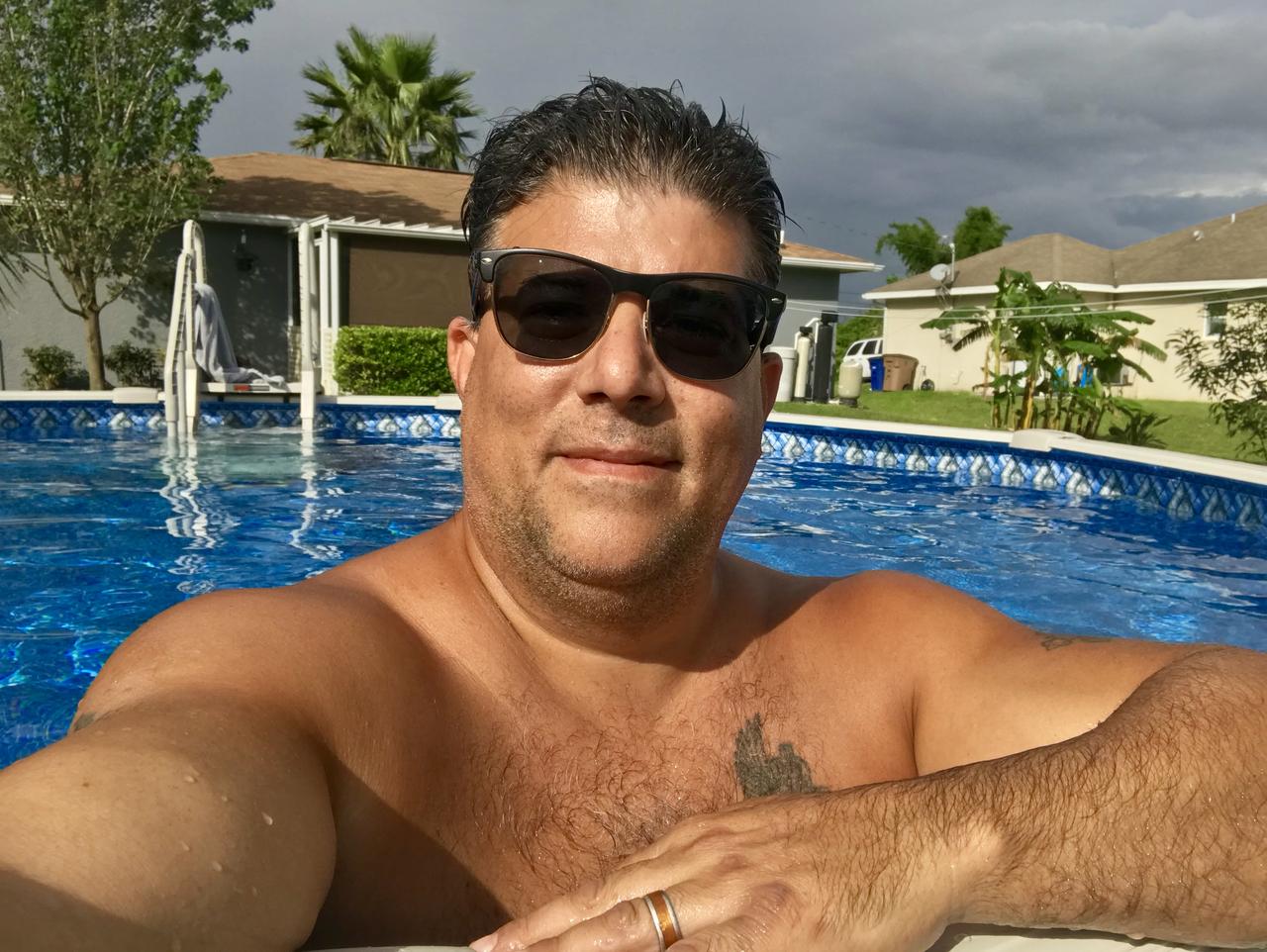 Profile photo 10 of 19