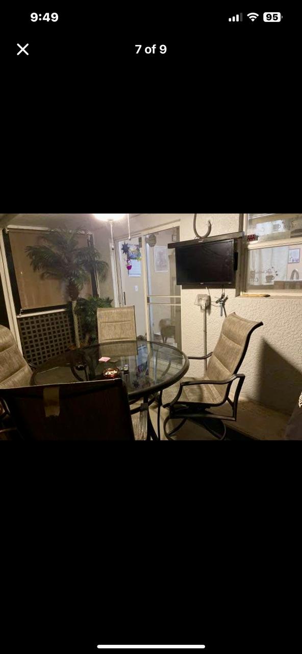 Profile photo 7 of 19