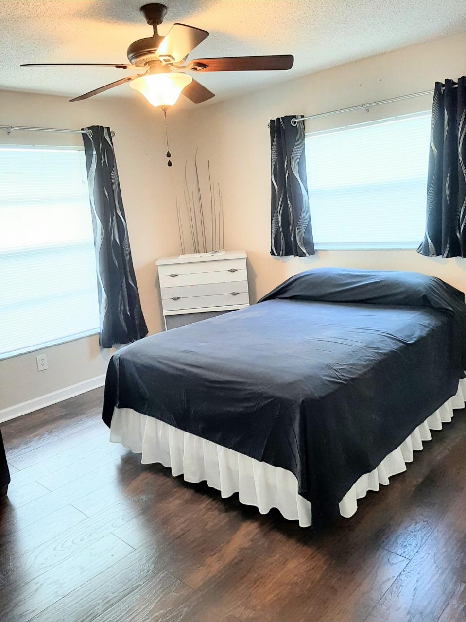 Profile photo 1 of 10